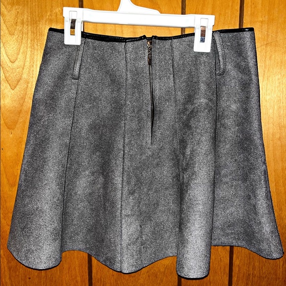Grey, Pleated ZK Mini Skirt - Picture 4 of 5